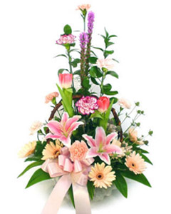 Traditional basket arrangement 1