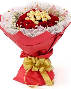 Flowers With Ferrero Rocher 01